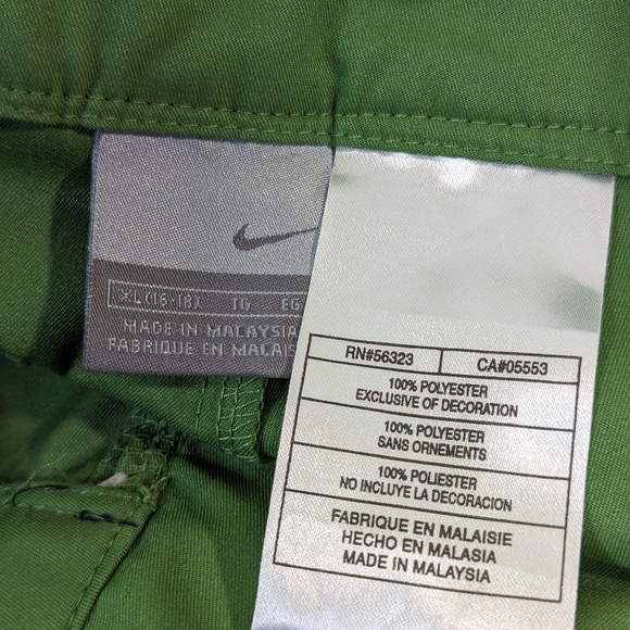 Nike Dri-Fit Legging Capris Knee Length Shorts Green Women Size XL (16-18) - Picture 6 of 6